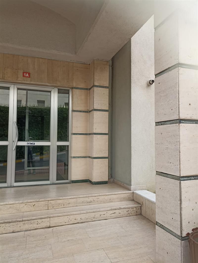 Bloklarin Deforme Olmus Mermerlerinin Tamirlerini Yap�yoruz