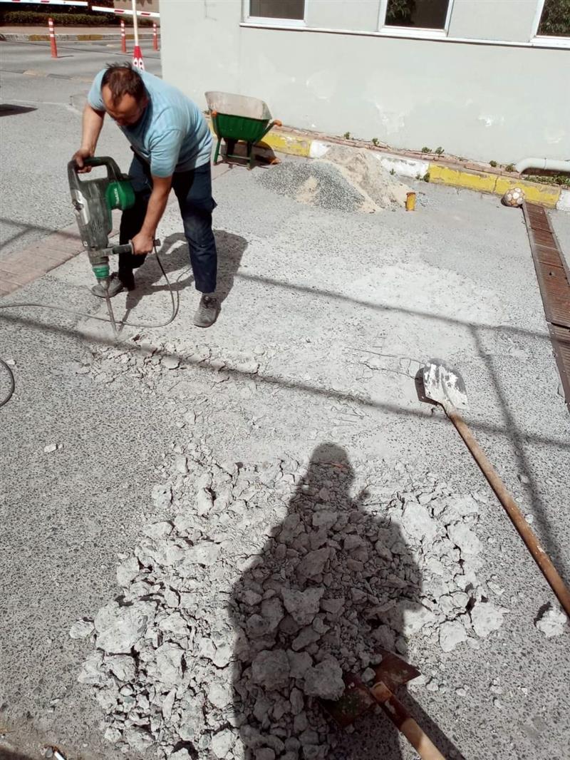 K�� Sonras� Sitemizin Bozulan Yollar�n�n Tamirine Ba�lad�k.