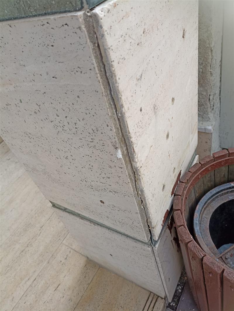 Bloklarin Deforme Olmus Mermerlerinin Tamirlerini Yap�yoruz