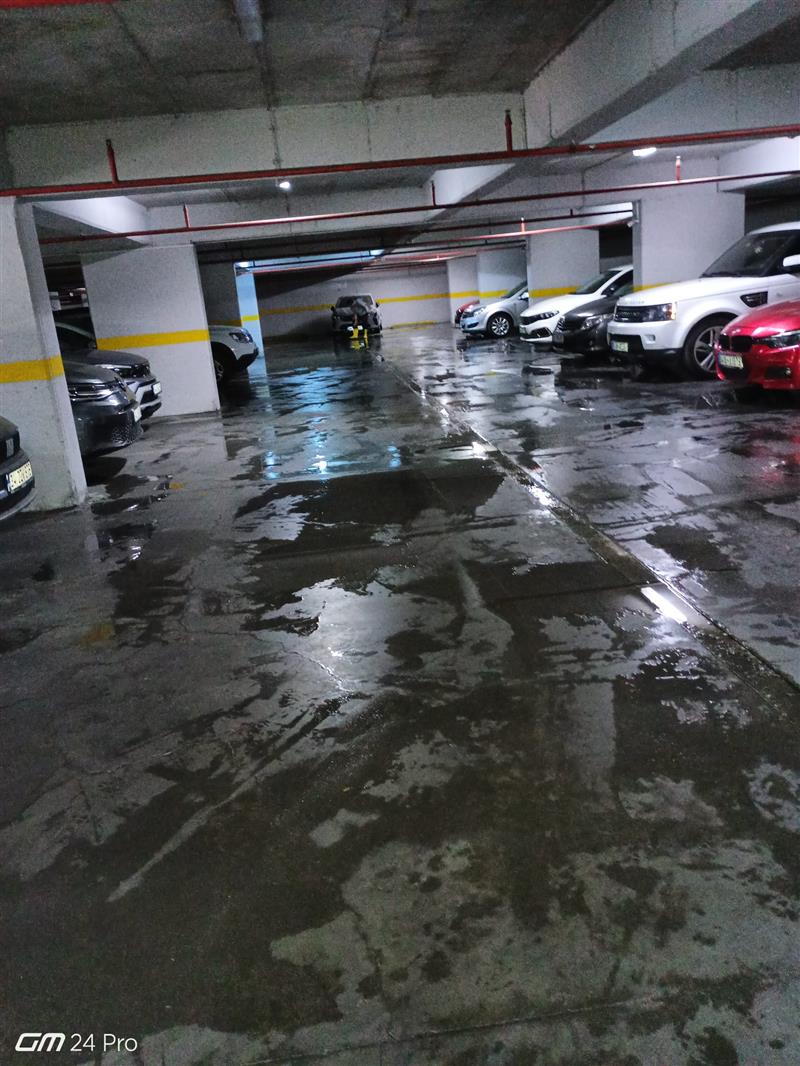 Otoparklar� Y�k�yor Ve Dezenfekte Ediyoruz.