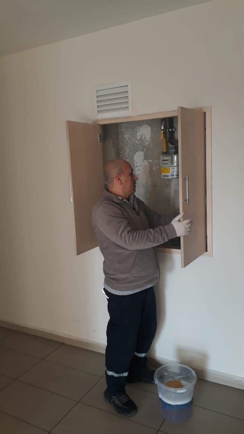 Bloklar�n Otoparklar�n� Rutin Olarak Y�k�yor Ve Dezenfekte Ediyoruz.Y�netim