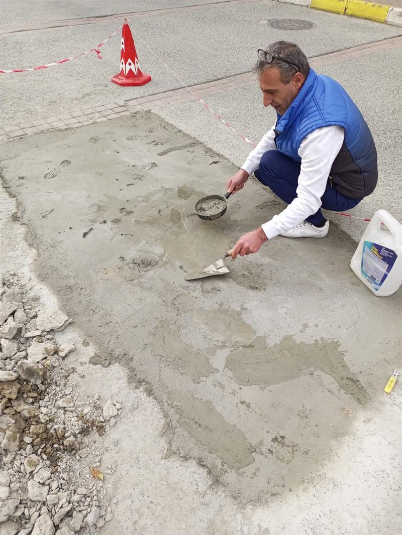 K�� Sonras� Sitemizin Bozulan Yollar�n�n Tamirine Ba�lad�k.